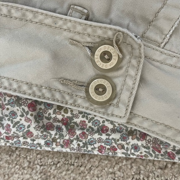 tan decree shorts size 7 - Picture 7 of 7